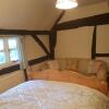 Отель Delightful 3 bed Thatched Cottage Near Winchester в Тесте-Вэлли