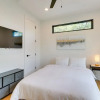 Отель Chic Austin House w/ Spacious Backyard & Hammock, фото 5
