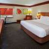 Отель La Quinta Inn & Suites by Wyndham Columbus State University, фото 9