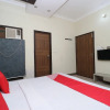 Отель OYO 30370 R K Guest House, фото 18