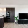 Отель Pristine 2BR Apt in Ville Haute District, фото 17