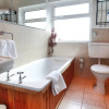 Отель Elagh View B&B Double En-Suite 2, фото 5