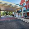 Отель Econo Lodge Inn and Suites, фото 9