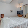 Отель Beachfront apt at Exclusive Location Near Center, фото 7