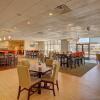 Отель Comfort Inn & Suites Danbury-Bethel, фото 11