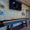 Отель Luxury Brand New Cabin 5b 5.5ba with Arcade, Theater, фото 18