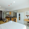 Отель Nice And Cozy Studio Apartment At Nine Residence, фото 5