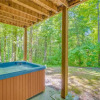 Отель Peytons Hideaway 3 Bedroom Home with Hot Tub, фото 15