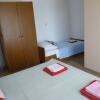 Отель Apartments LA Room-near the 