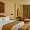 Отель Sheraton Kuwait, A Luxury Collection Hotel, Kuwait City в Кувейте
