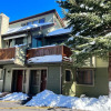 Отель Mammoth Sierra Townhomes #18 2 Bedroom Condo by RedAwning, фото 1