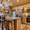 Отель Ern806 - Splashin' Views 2 Bedroom Cabin by RedAwning, фото 9