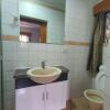 Отель Spacious 4-bdrm fully self-contained WIFI, Parking в Суве