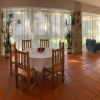Отель Casa para 12 con garaje, jardín y quincho, фото 9