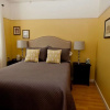 Отель Lori Lanes 'romeo Cottage' ~ 2 Bedroom ~ Downtown, фото 2