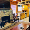 Отель Creekside Dreams - One Bedroom Cabin, фото 1