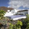 Отель Hoopoe Villas Lanzarote в Яйсе