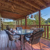 Отель Wilderness Lodge, 3 Bedrooms, Loft, Hot Tub, Sleeps 14, фото 8