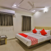 Отель OYO Rooms Sola SG Highway 2, фото 12