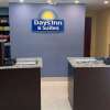 Отель Days Inn & Suites by Wyndham Tampa/Raymond James Stadium, фото 11