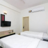 Отель SilverKey Executive Stays 19389 Divine Inn Rajouri Garden, фото 14