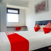Отель OYO 91593 San San Rooms Apartment Gunung Putri Square, фото 6