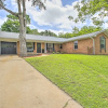 Отель Brenham Home w/ Fire Pit ~ 1 Mi to Main Street, фото 12