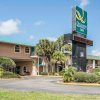 Отель Quality Inn & Suites Orlando Airport в Орландо