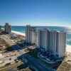 Отель Updated Beachfront Condo on the 7th Floor, фото 1