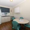 Отель Scarborough Apartments, фото 11