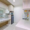 Отель Homey And Comfy 2Br Sentul Tower Apartment, фото 9