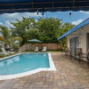Отель Purely Pompano, Pool, Water front, Paddleboard, Beach, 5 bedroom 3 bath, фото 14