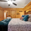 Отель Cabin Creek Fire Pit Hot Tub, фото 4