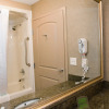 Отель Holiday Inn Express and Suites Springfield Medical District, an IHG Hotel, фото 10