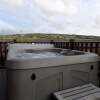 Отель Comfortable Lodge With Hot Tub on Cornwall Coast, фото 11