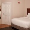 Отель Candlewood Suites Logan, an IHG Hotel, фото 4