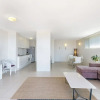 Отель 5 'Casuarina's ' 33 Soldiers Point Road - superb waterfront unit, фото 6