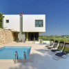 Отель Modern, Detached Villa With Private Pool, Near Pula And Beach, фото 1