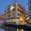 Отель Arlecchino в Венеции