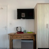 Отель Room in Guest Room - Apple House Wembley - Family Room With Shared Bathroom, фото 13