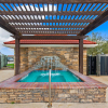 Отель La Quinta Inn & Suites by Wyndham Bridge City, фото 17