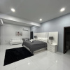 Отель Luxury 5BD Loft in Prime Location, фото 4