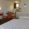 Отель Carriage House Motel Cottages & Suites, фото 2