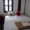 Отель Pakhouy Guesthouse в Луангпхабанге