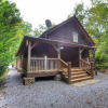 Отель Moonshiner's Hideaway 2 Bedroom Cabin by Redawning, фото 9