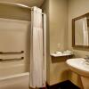 Отель Staybridge Suites Madison East, an IHG Hotel, фото 10