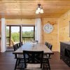 Отель Brand-new Luxury W/ Hot Tub & Firepit 3 Bedroom Cabin, фото 14