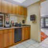 Отель Econo Lodge Inn & Suites Fairgrounds, фото 20