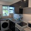 Отель Cosy 1-bed Apartment in Swindon, Private Parking, фото 7