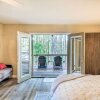 Отель Pine Mountain Cabin w/ Hot Tub, 2 Mins to Marina!, фото 7